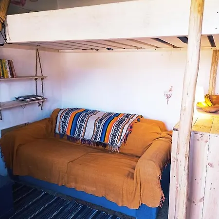 Tatil Evi Cute Yellow House At The *
